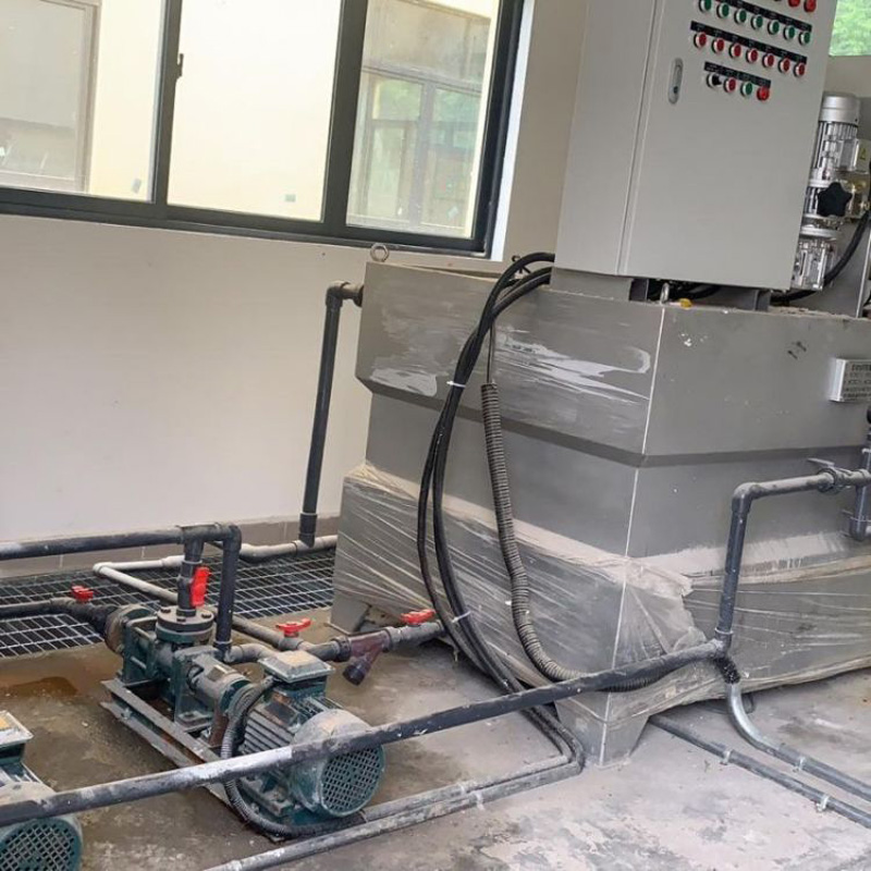 羅茨鼓風(fēng)機(jī)的結(jié)構(gòu)與工作原理？